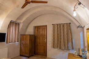 Grand Elite Cave Suites