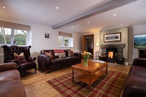 Low Jock Scar Country Estate