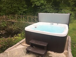 Low Jock Scar Country Estate