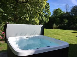 Low Jock Scar Country Estate