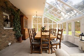 Low Jock Scar Country Estate