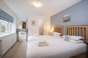 Low Jock Scar Country Estate