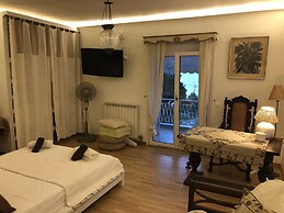 Luxury Apartment Sea View Garden Parking