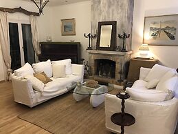 Luxury Apartment Sea View Garden Parking