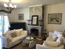 Luxury Apartment Sea View Garden Parking