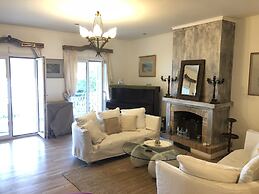 Luxury Apartment Sea View Garden Parking