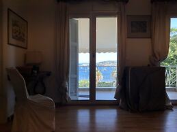 Luxury Apartment Sea View Garden Parking