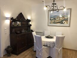 Luxury Apartment Sea View Garden Parking