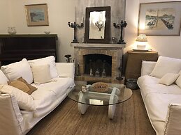 Luxury Apartment Sea View Garden Parking