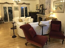 Luxury Apartment Sea View Garden Parking