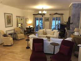 Luxury Apartment Sea View Garden Parking