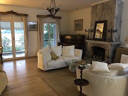 Luxury Apartment Sea View Garden Parking