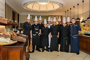 Palace Hotel - Sunny Day Resort