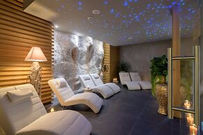 Palace Hotel - Sunny Day Resort