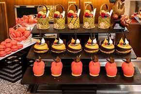 Palace Hotel - Sunny Day Resort