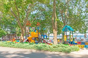 Palace Hotel - Sunny Day Resort