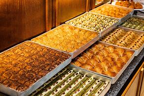 Palace Hotel - Sunny Day Resort