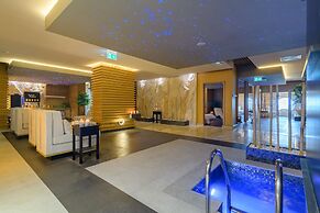 Palace Hotel - Sunny Day Resort