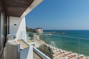 Palace Hotel - Sunny Day Resort