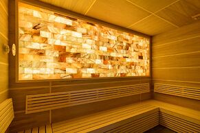 Palace Hotel - Sunny Day Resort