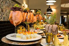 Palace Hotel - Sunny Day Resort