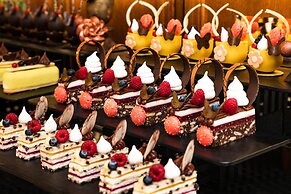 Palace Hotel - Sunny Day Resort