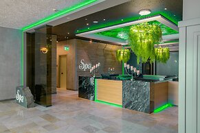 Palace Hotel - Sunny Day Resort