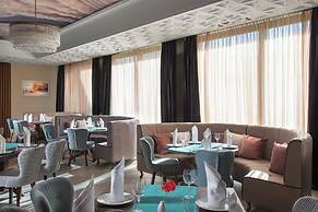 Palace Hotel - Sunny Day Resort