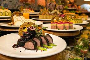 Palace Hotel - Sunny Day Resort