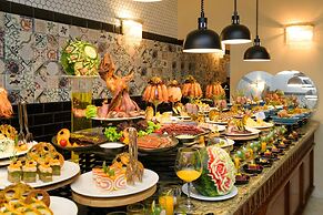 Palace Hotel - Sunny Day Resort