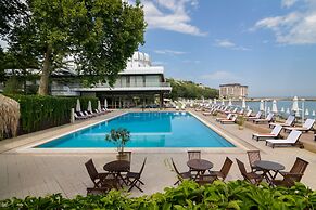 Palace Hotel - Sunny Day Resort