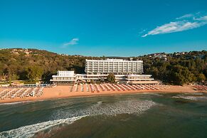 Palace Hotel - Sunny Day Resort