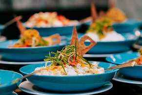 Palace Hotel - Sunny Day Resort