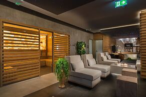 Palace Hotel - Sunny Day Resort