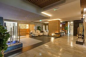 Palace Hotel - Sunny Day Resort