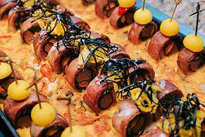 Palace Hotel - Sunny Day Resort