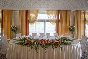 Palace Hotel - Sunny Day Resort