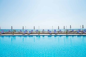 Palace Hotel - Sunny Day Resort