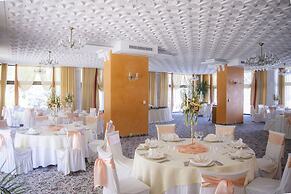 Palace Hotel - Sunny Day Resort