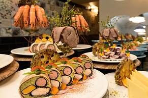 Palace Hotel - Sunny Day Resort