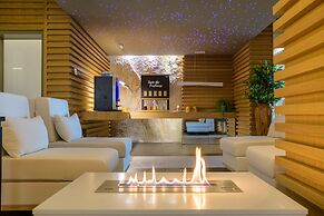 Palace Hotel - Sunny Day Resort