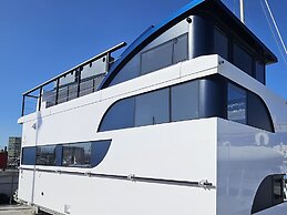 Boat Haus Mediterranean Experience Alcaidesa  La Linea