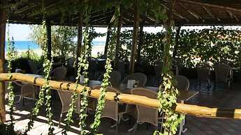 As Queen Beach Hotel