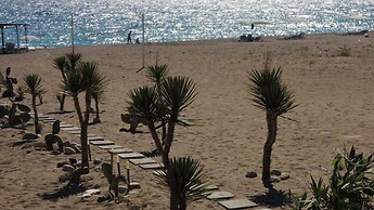 As Queen Beach Hotel