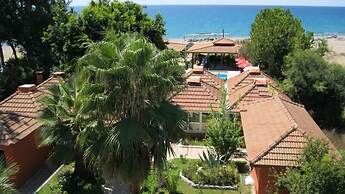 As Queen Beach Hotel