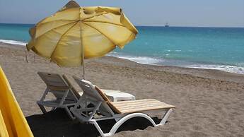 As Queen Beach Hotel