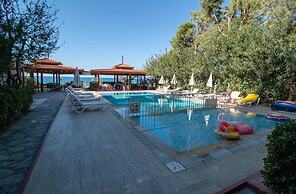 As Queen Beach Hotel