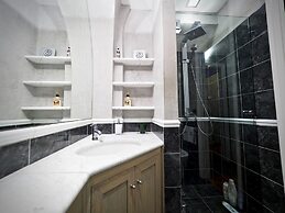 Elegante e Lussuosa Dimora Barnabiti