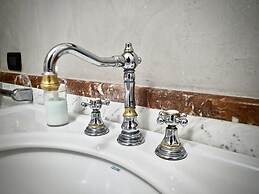 Elegante e Lussuosa Dimora Barnabiti