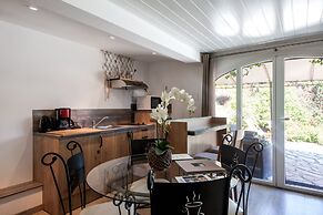 La Demeure Insoupconnée